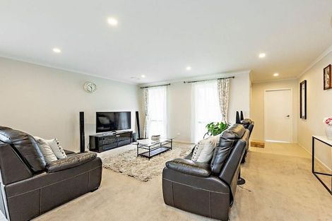 Photo of property in 3 Rohea Place, Opaheke, Papakura, 2113