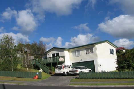 Photo of property in 1 Grenadine Place, Unsworth Heights, Auckland, 0632