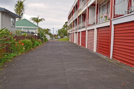 Photo of property in 7/219 Onewa Road, Birkenhead, Auckland, 0626