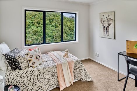 Photo of property in 32 Amesbury Drive, Churton Park, Wellington, 6037