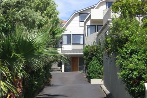 Photo of property in 2/13 Garadice Road, Rothesay Bay, Auckland, 0630