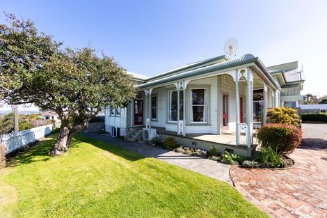 Photo of property in 3 Colenso Avenue, Hospital Hill, Napier, 4110