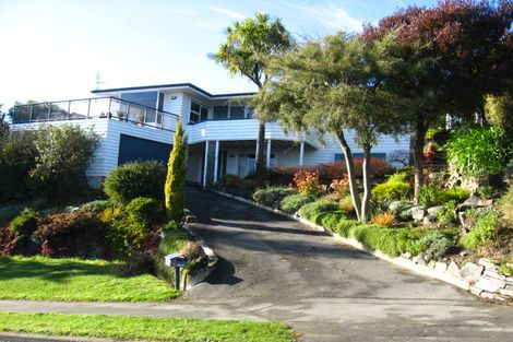 Photo of property in 8 Takahe Drive, Cashmere, Christchurch, 8022