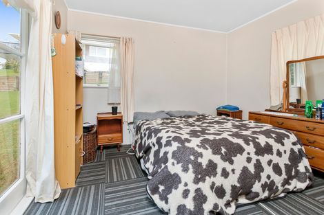 Photo of property in 44 Atkinson Road, Titirangi, Auckland, 0604