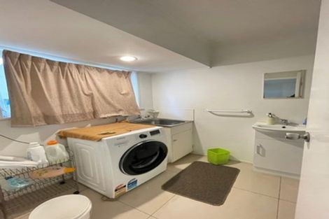 Photo of property in 15 Walpole Avenue, Hillpark, Auckland, 2102