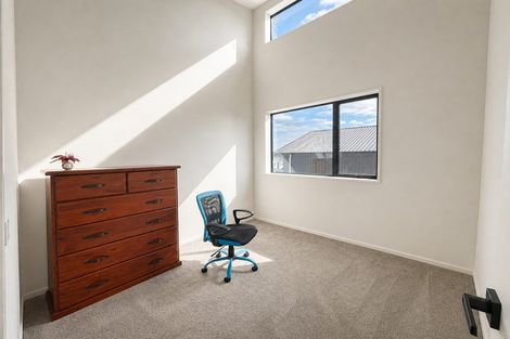 Photo of property in 32 Puwha Street, Massey, Auckland, 0614