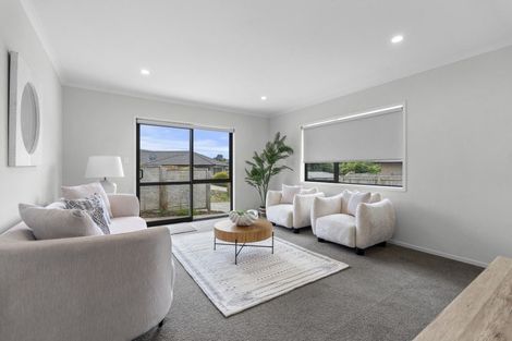 Photo of property in 7 Totarahoe Lane, Whalers Gate, New Plymouth, 4310