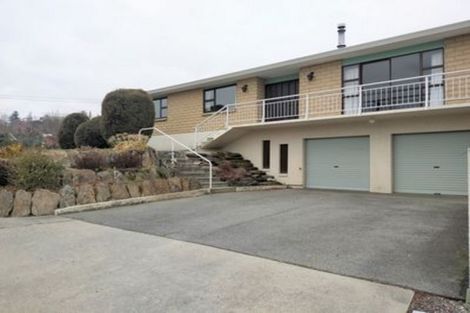 Photo of property in 2 Athenry Road, Bridge Hill, Alexandra, 9320