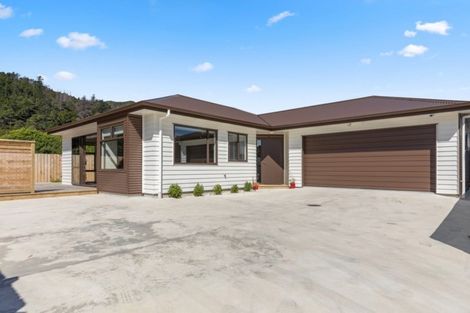 Photo of property in 18b Kairimu Street, Stokes Valley, Lower Hutt, 5019