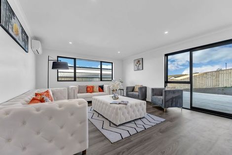 Photo of property in 8 Viv Green Place, Pokeno, 2402