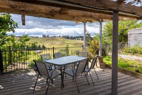 Photo of property in 27 Robertshawe Crescent, Dannevirke, 4930