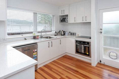 Photo of property in 100 Botany Road, Botany Downs, Auckland, 2010