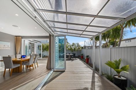 Photo of property in 24 Toanui Road, Hobsonville, Auckland, 0616