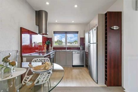 Photo of property in 50b Mellons Bay Road, Mellons Bay, Auckland, 2014