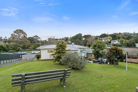 Photo of property in 44 Atkinson Road, Titirangi, Auckland, 0604