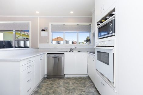 Photo of property in 18 Mccurdy Street, Elderslea, Upper Hutt, 5018