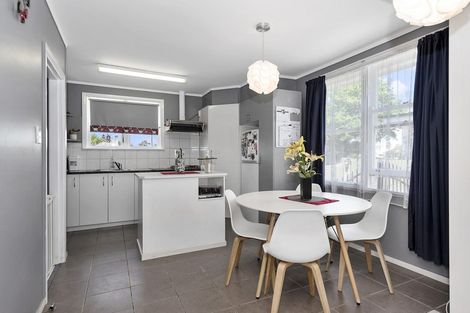 Photo of property in 51 Kenney Crescent, Fairfield, Hamilton, 3214