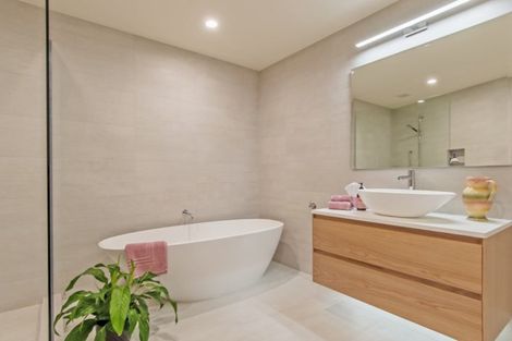 Photo of property in 1 Sherwood Lane, Cashmere, Christchurch, 8022