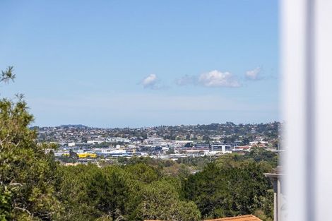Photo of property in 394 East Coast Road, Sunnynook, Auckland, 0630
