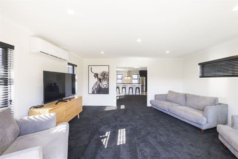 Photo of property in 8 Poplar Grove, Feilding, 4702