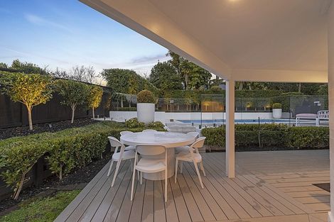 Photo of property in 1 Almond Grove, Greenhithe, Auckland, 0632