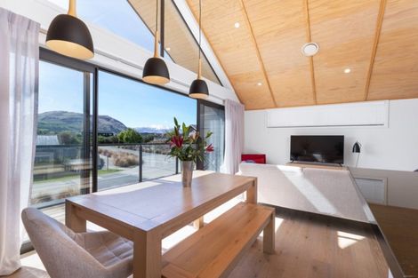Photo of property in 1b Rannoch Drive, Jacks Point, Queenstown, 9371