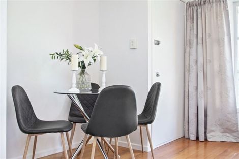 Photo of property in 3/16 South Street, Papakura, 2110