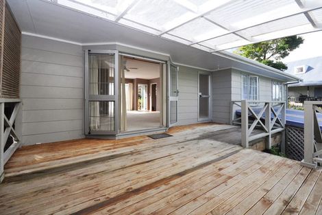 Photo of property in 81 Kemp Road, Massey, Auckland, 0614