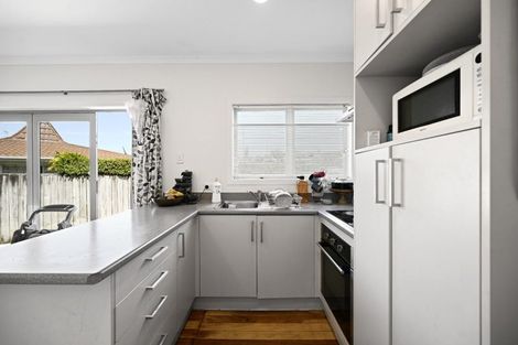 Photo of property in 8a Mount View Road, Melville, Hamilton, 3206