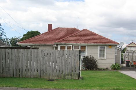 Photo of property in 10 Benghazi Road, Panmure, Auckland, 1072