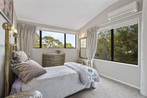 Photo of property in 35 Rosecamp Road, Beach Haven, Auckland, 0626