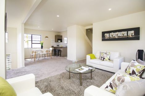 Photo of property in 5a Sabot Place, Massey, Auckland, 0614