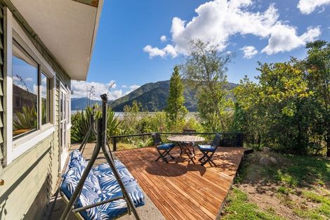 Photo of property in 948 Queen Charlotte Drive, Linkwater, Picton, 7281