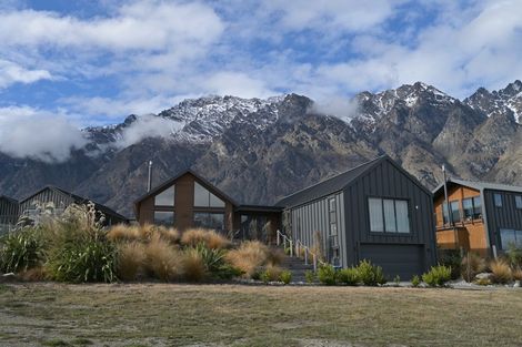 Photo of property in 5 Falconer Rise, Jacks Point, Queenstown, 9371