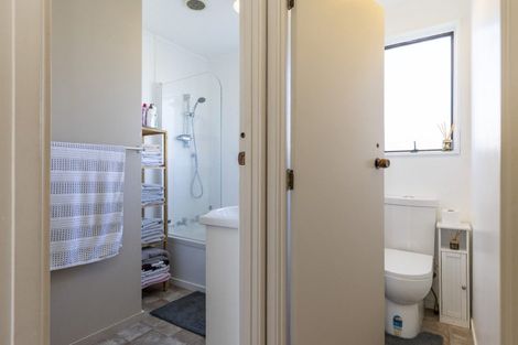 Photo of property in 71b Grace Crescent, Richmond Heights, Taupo, 3330