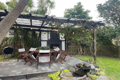 Photo of property in 3 Miro Street, New Lynn, Auckland, 0600