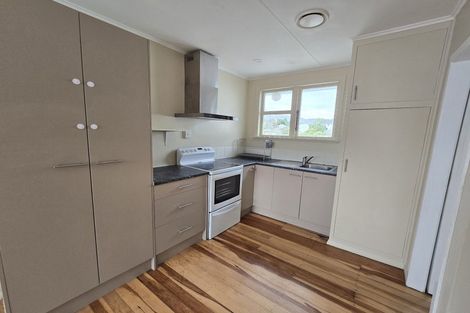 Photo of property in 10 York Place, Cannons Creek, Porirua, 5024