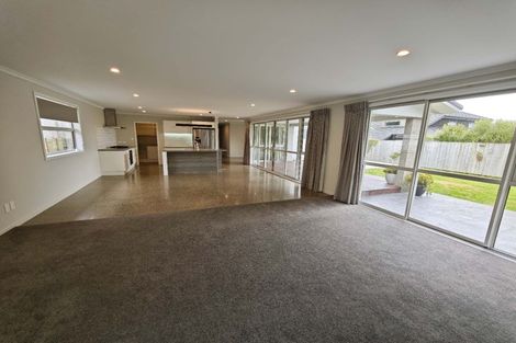 Photo of property in 18 Banks Boulevard, Whitby, Porirua, 5024