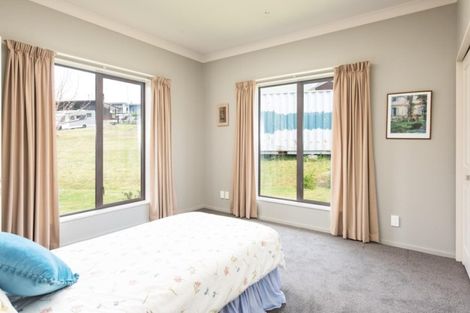 Photo of property in 24 Harbour View Heights, Picton, 7220