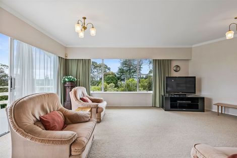 Photo of property in 20 Chivalry Road, Glenfield, Auckland, 0629