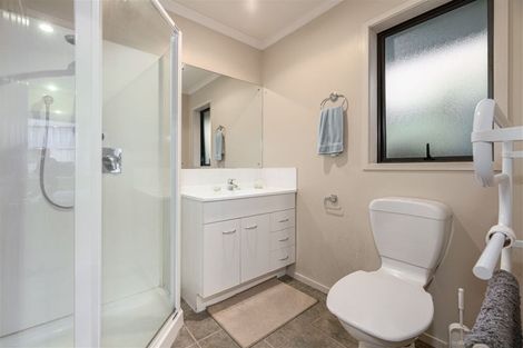 Photo of property in 1 Chardonnay Rise, Henderson, Auckland, 0612