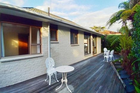 Photo of property in 2/9 Seaton Road, Murrays Bay, Auckland, 0630