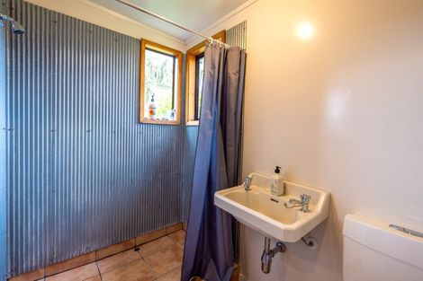 Photo of property in 50 Tiri View Road, Palm Beach, Waiheke Island, 1081