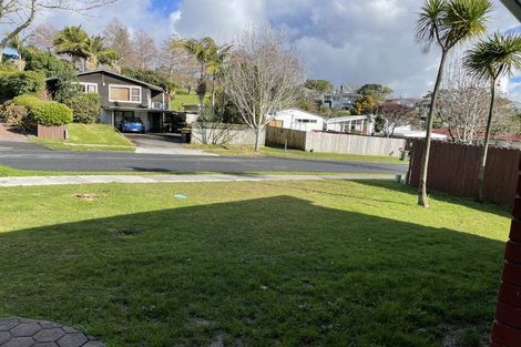 Photo of property in 56 Beechdale Crescent, Pakuranga Heights, Auckland, 2010