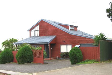 Photo of property in 30 Farquhar Road, Glendene, Auckland, 0602