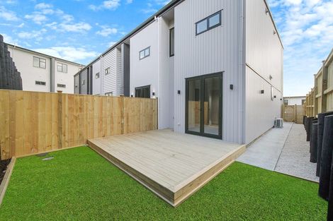 Photo of property in 55 Puihi Crescent, Massey, 0614