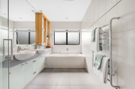 Photo of property in 3 Trident Place, Shelly Park, Auckland, 2014