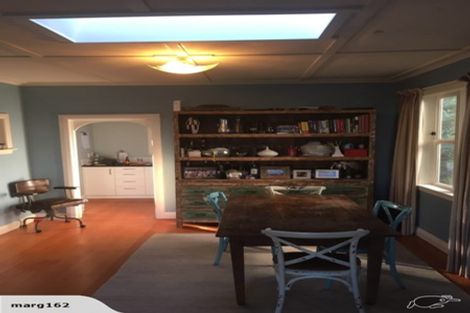 Photo of property in 25 Omar Street, Khandallah, Wellington, 6035