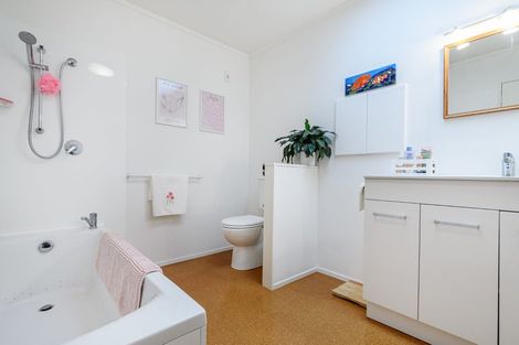 Photo of property in 5 Holmburn Street, Welcome Bay, Tauranga, 3112