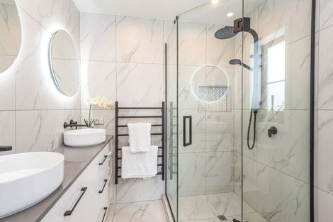 Photo of property in 16 Clyde Road, Upper Riccarton, Christchurch, 8041